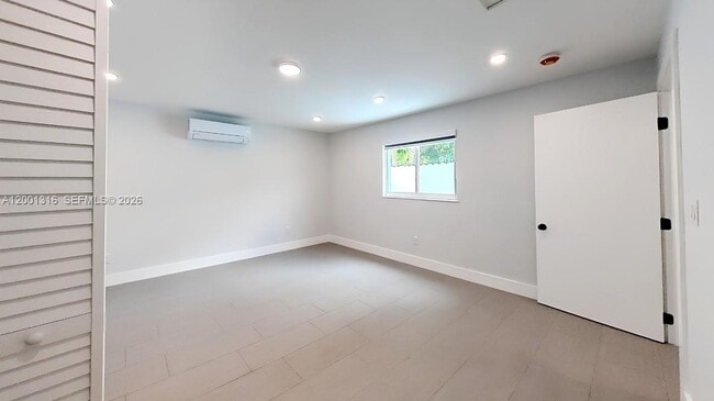 Building Photo - 130 W 57th St