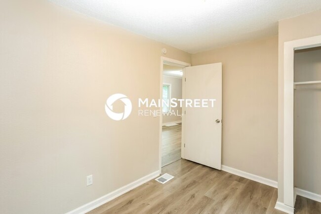 Building Photo - 5831 E 29TH TER, KANSAS CITY, MO 64129