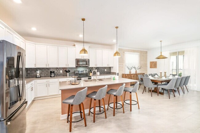 Building Photo - 4246 Paragraph Dr