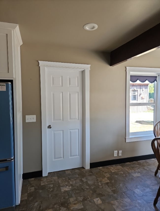 Building Photo - Spacious Two Story, 4 Bedroom, 4 Bathroom ...