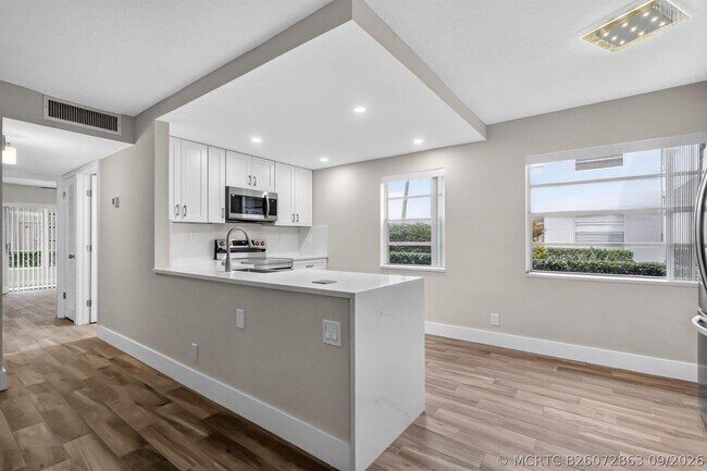 Building Photo - 770 Normandy Trail