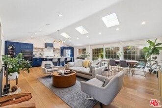 Building Photo - 9418 S 10th Ave