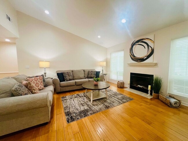 Building Photo - 5309 Lockhurst Dr