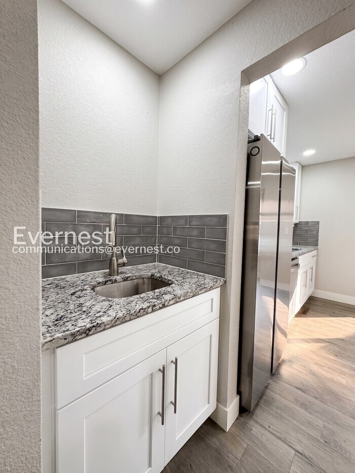 Building Photo - 18354 E Crestline Cir