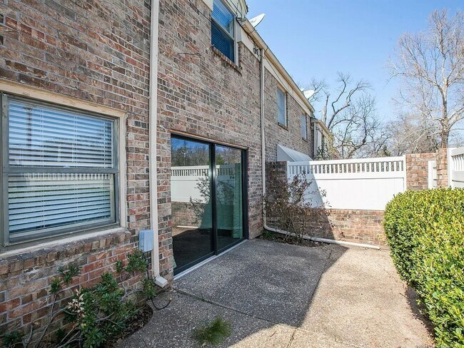 Building Photo - Condo for lease
