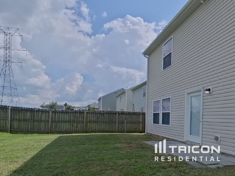 Building Photo - 11215 Breezehill Ln
