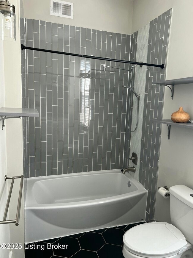 Building Photo - 925 S Preston St