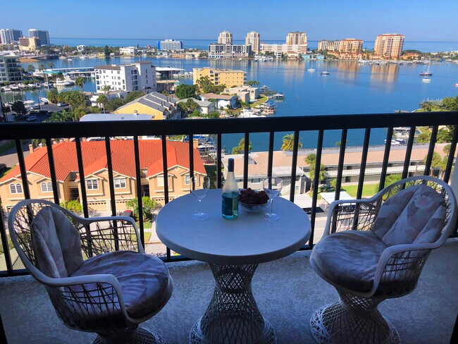 Sit back and enjoy your view - 400 Island Way