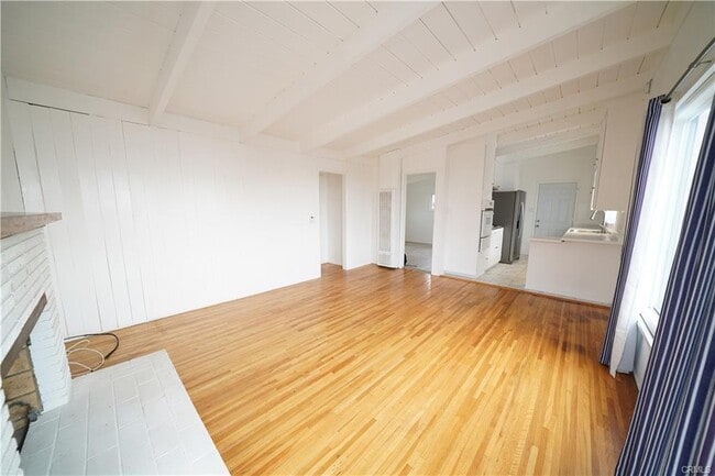 Building Photo - 2461 Palm Dr