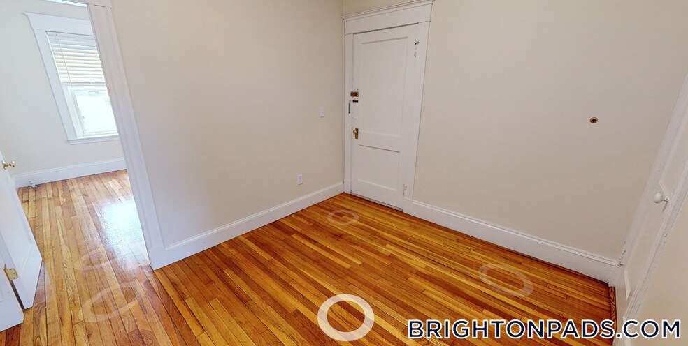 Building Photo - 130 Englewood Ave