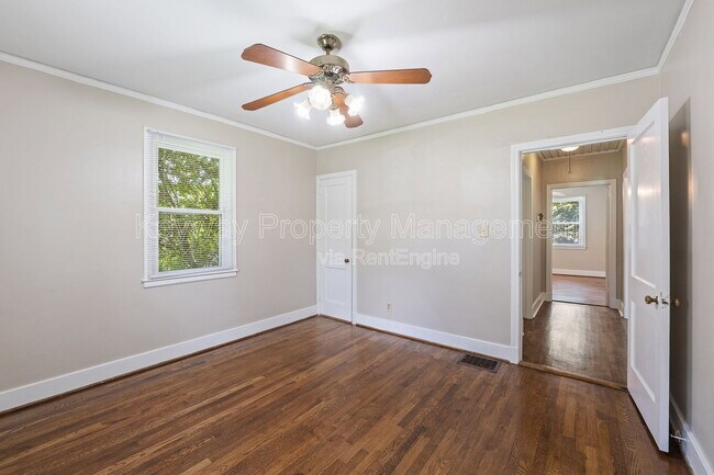 Building Photo - 2334 Redwood Dr