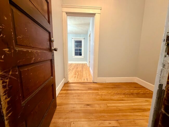 Building Photo - 90 Vernon St