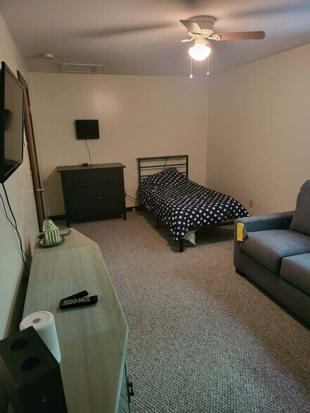 Building Photo - 2608 Ransom Rd