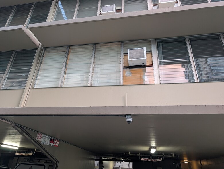 Building Photo - 2442 Tusitala St