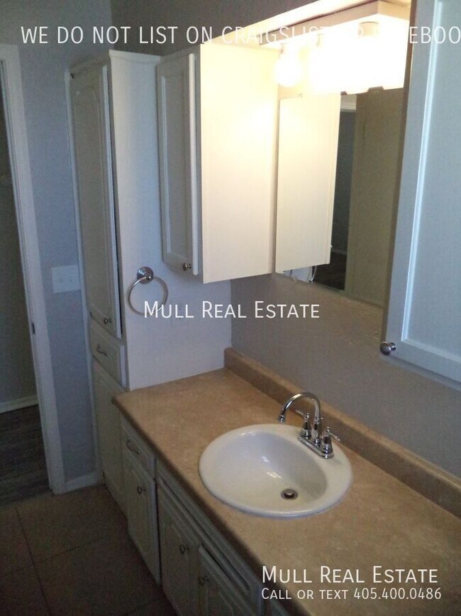 Building Photo - 7828 S Youngs Blvd