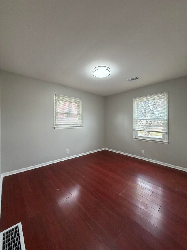 Building Photo - 321 Hightower Rd