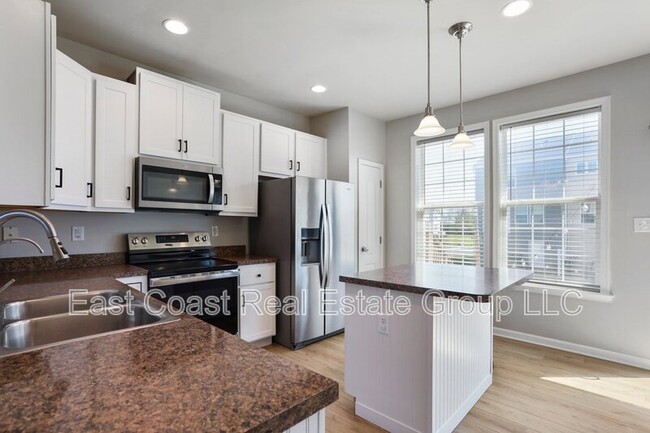 Building Photo - 15 Britania Ct