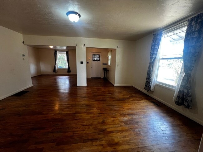 Building Photo - 3-Bedroom 2-bathroom house in Cottage Grove