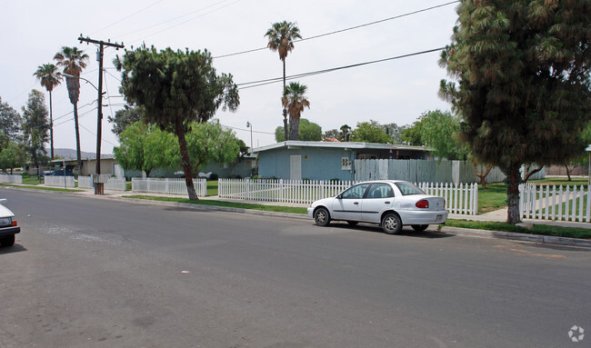 Building Photo - Bella Vista Apartments