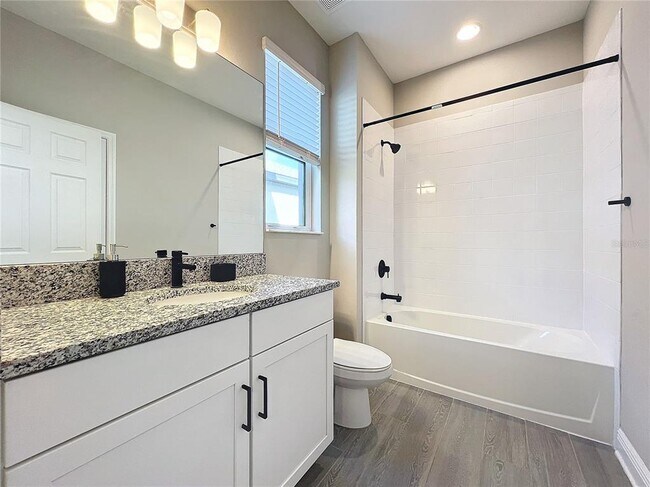 Building Photo - 5559 Trevesta Pl