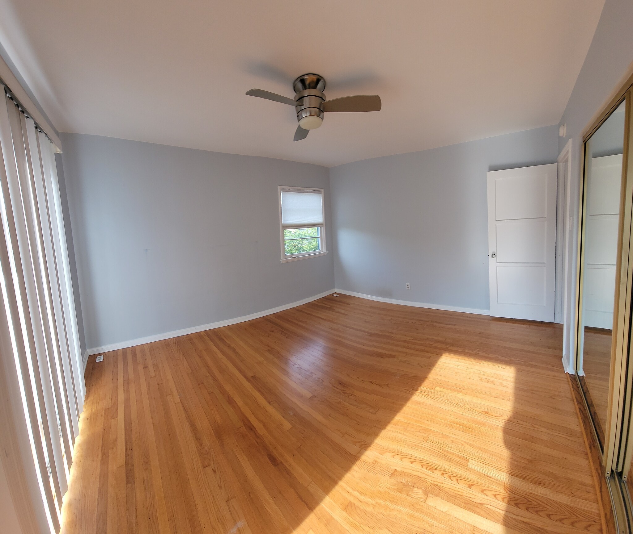 Building Photo - 408 Miramar Dr