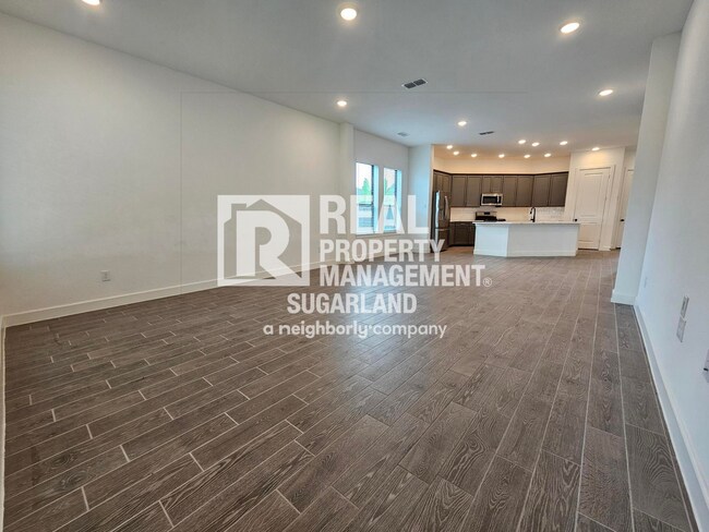 Building Photo - Move-In Ready Home in Sienna with Resort Amenities