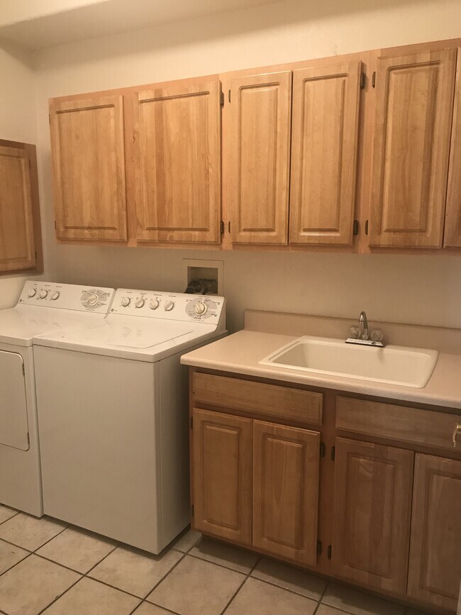 Laundry room - 8772 Bridgeport Bay Ave