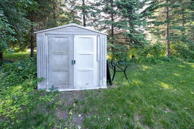 Building Photo - 17473 Hayes Ave