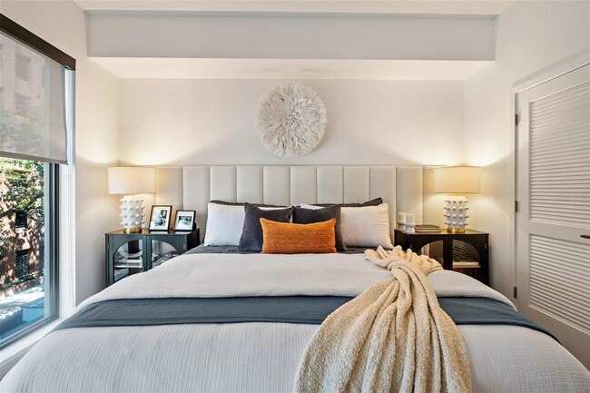 Building Photo - 1991 Main St