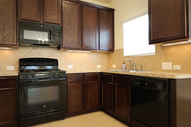 Building Photo - 24715 Hikers Bend Dr