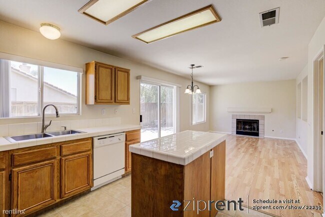 Building Photo - 4 br, 2.5 bath House - 1025 Viewpointe Ln,...