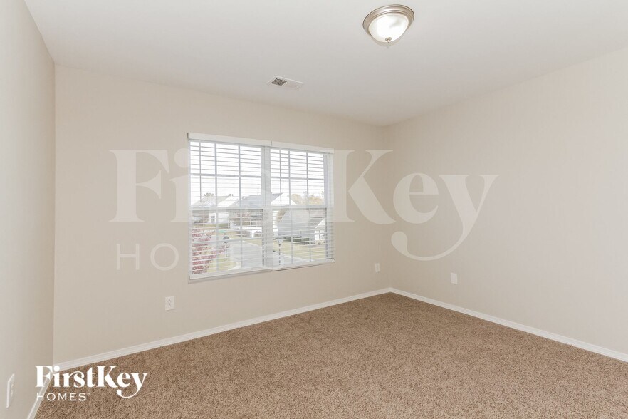 Building Photo - 10833 Dry Stone Dr