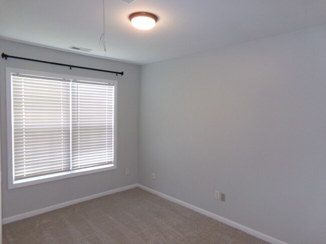 Building Photo - Modern Duplex in Havelock
