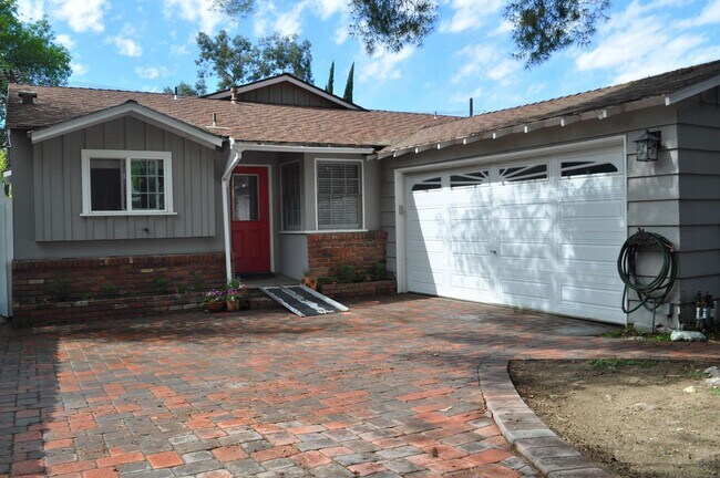 Primary Photo - 4 Bedroom Pool Home for Rent in Woodland H...