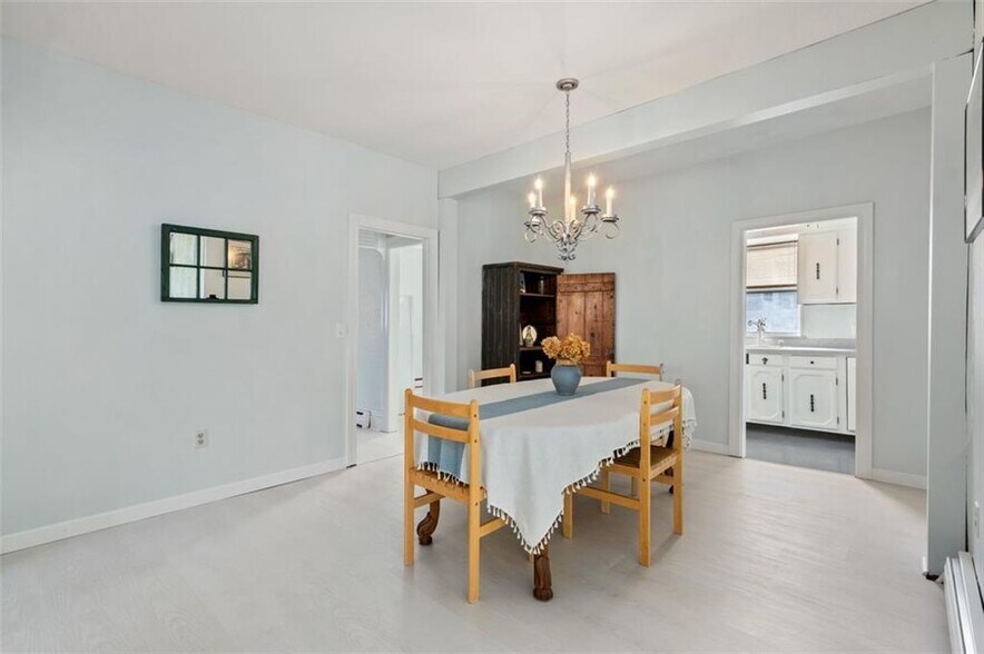 Building Photo - 2 Narragansett Ave