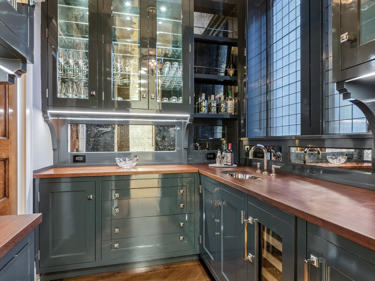 Building Photo - 1210 N Astor St