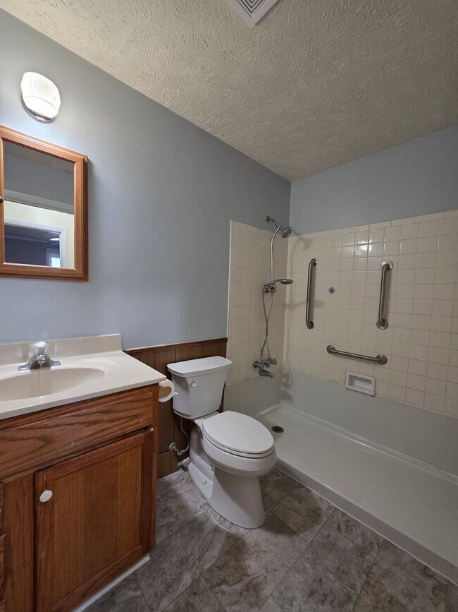 Building Photo - Private 3BR Retreat Minutes from Base & Topsail Beaches