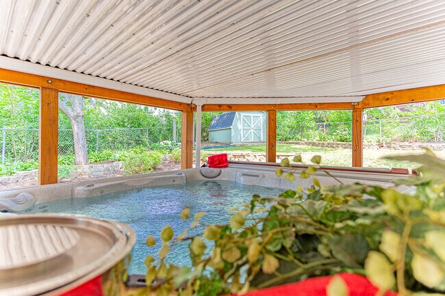 Building Photo - 1490 Paisley Ct