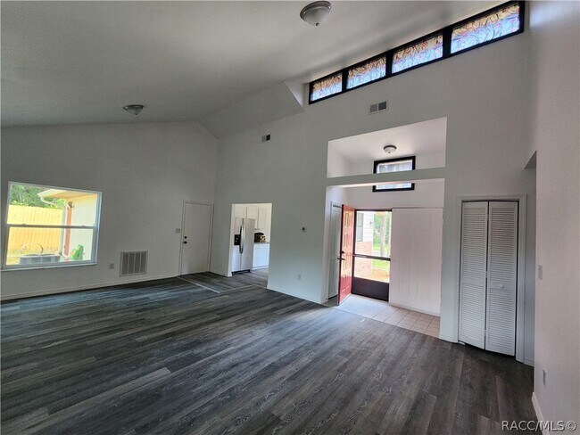 Building Photo - 3444 S Apopka Ave