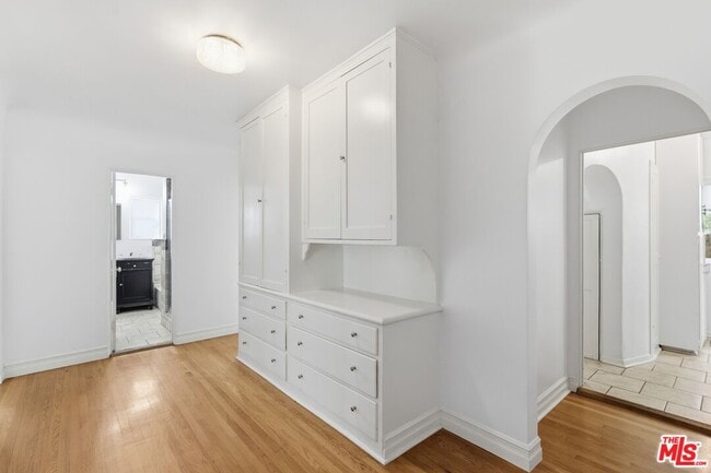 Building Photo - 1307 S Longwood Ave