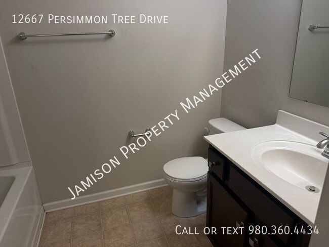 Building Photo - 12667 Persimmon Tree Dr