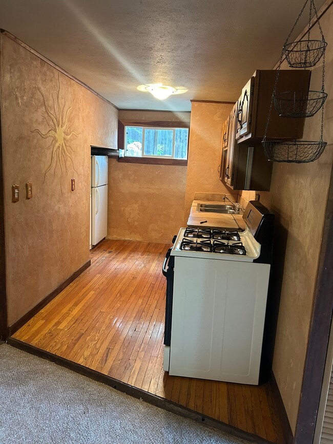 Building Photo - 1500 Orchard Ave