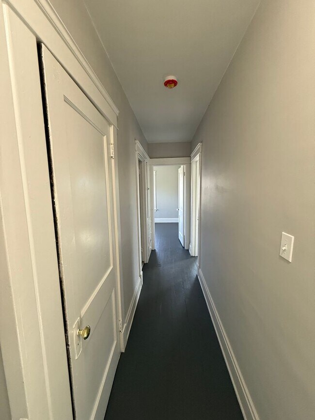 Building Photo - SECTION 8 & EDEN Accepted! - Fully Renovat...