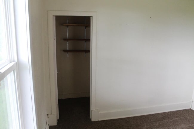 Building Photo - 707 W Main St