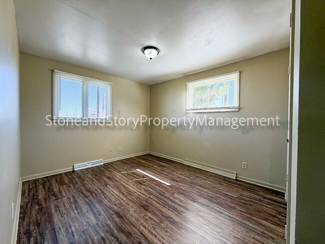 Building Photo - 3 bedroom 1.5 bath near 17th & Fairlawn