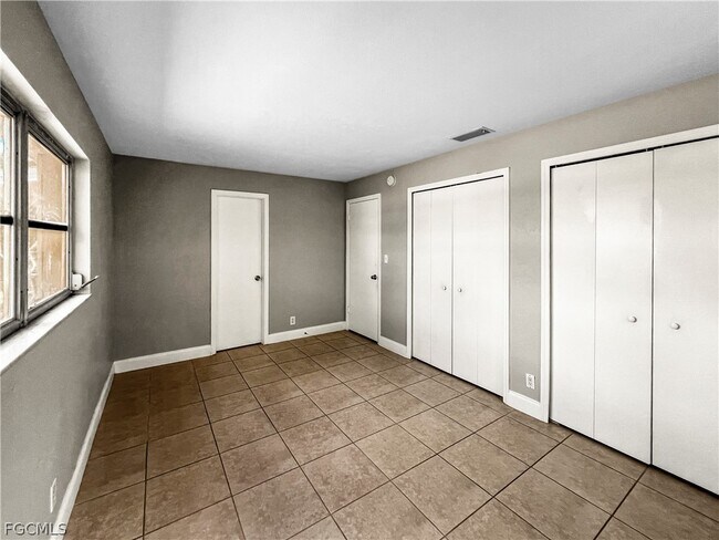 Building Photo - 7300 Barragan Rd