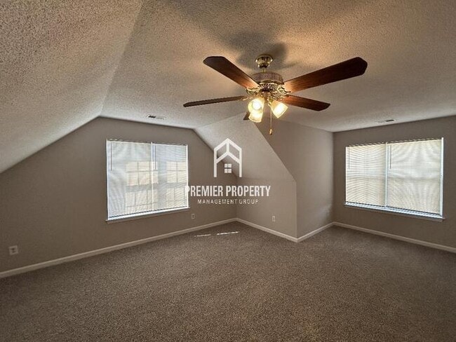 Building Photo - 7699 Ivy Bend Cove