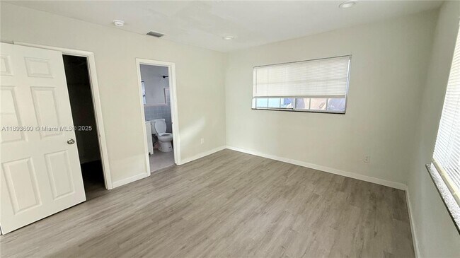 Building Photo - 337 NE 57th St