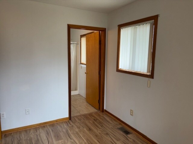 Building Photo - 3465 La Salle Dr