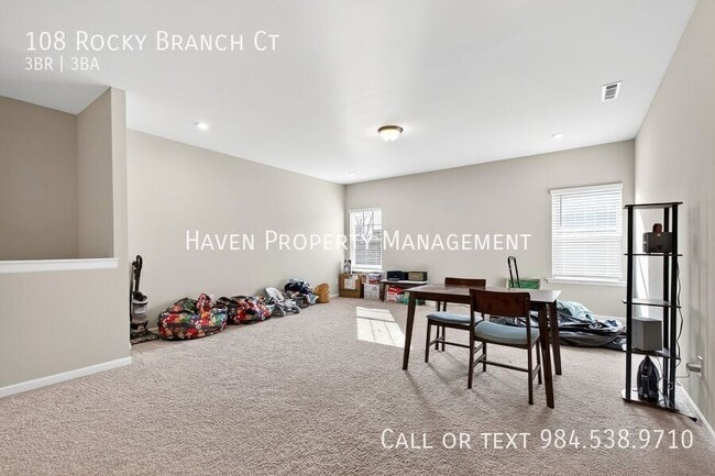 Building Photo - 108 Rocky Br Ct